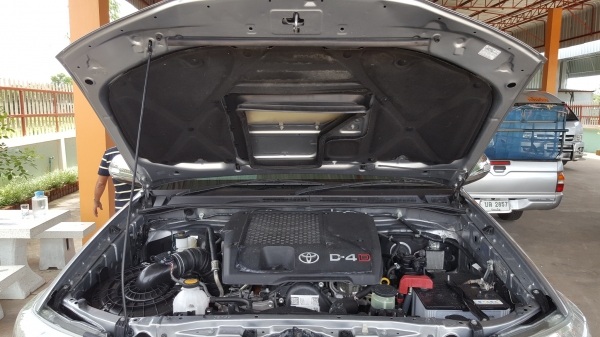 ขายตัด วีโก้ โฟวิล ปี58 พร้อมลุยครับ ขายเอาแต่ทุนครับ