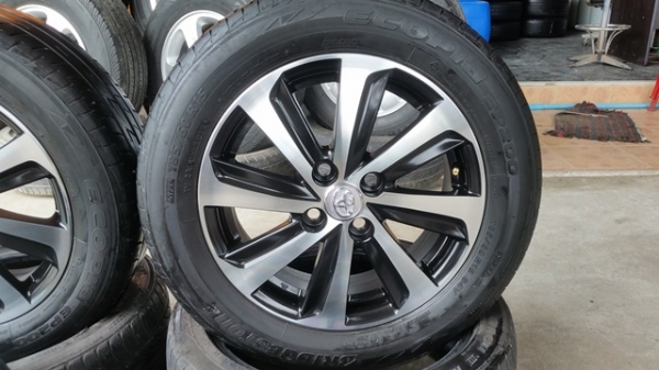 ขายล้อTOYOTA New VIOS(หน้าเงาดำ) ยางปี 0914 4 ล้อ