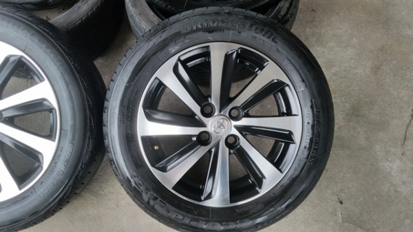 ขายล้อTOYOTA New VIOS(หน้าเงาดำ) ยางปี 0914 4 ล้อ