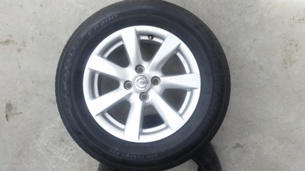 ขายล้อ NISSAN ALMERA VL ยางปี15  4 ล้อ