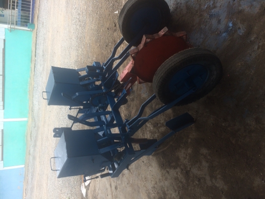 ขายเครื่องหยอดข้าวโพดของพยับการช่างสภาพพร้อมใช้ ขายเครื่องหยอดข้าวโพดของพยับการช่างสภาพพร้อมใช้