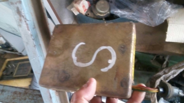 ขายกล่องไฟรถแมคโค และหน้าจอ ของตัดจากตัวรถ  สินค้าทุกอันรับประกันครับขายไม่แพง