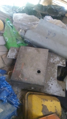 ขายกล่องไฟรถแมคโค และหน้าจอ ของตัดจากตัวรถ  สินค้าทุกอันรับประกันครับขายไม่แพง