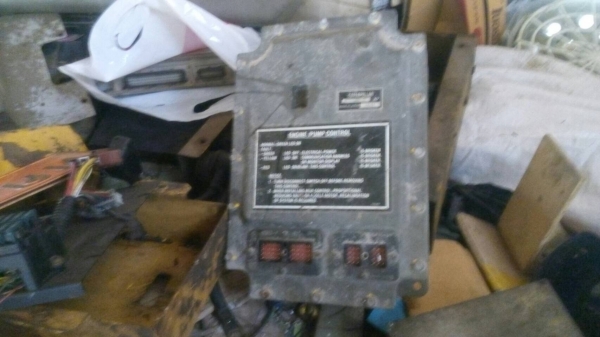 ขายกล่องไฟรถแมคโค และหน้าจอ ของตัดจากตัวรถ  สินค้าทุกอันรับประกันครับขายไม่แพง