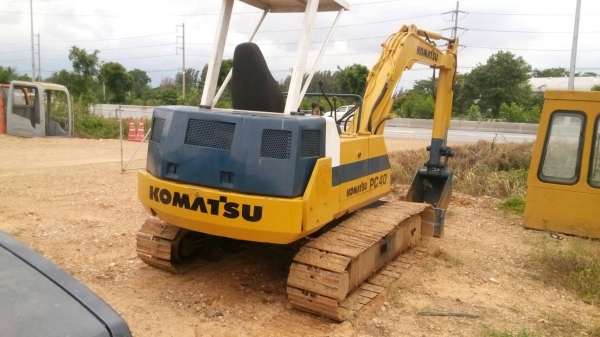 ขายรถแมคโค PC-40-6 รถสวยครับขายไม่แพงเครื่องเดิมปั้มเดิมคับ