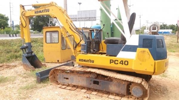 ขายรถแมคโค PC-40-6 รถสวยครับขายไม่แพงเครื่องเดิมปั้มเดิมคับ