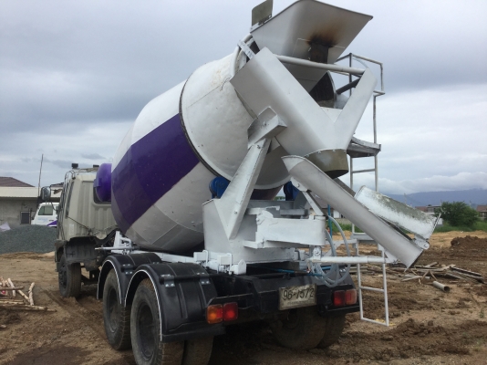 ขายรถโม้ปูน 10 ล้อ 6 คิว