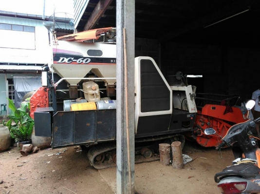 ขายรถเกี่ยวข้าวคูโบต้าdc60พร้อมเทเลอ