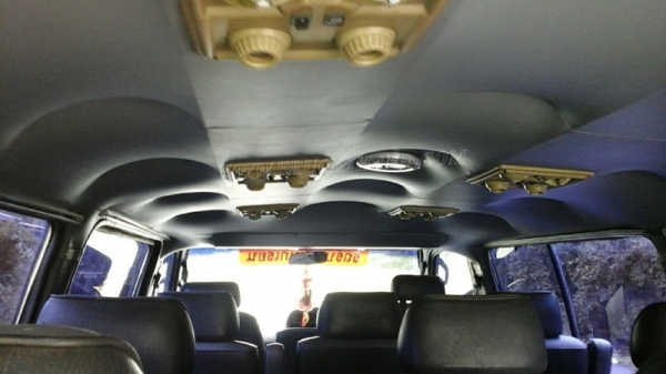 รถตู้รับส่งนักเรียน เครื่อง1Jz2500cc เกียร์ออโต้ ล้อแม้กขอบ15ยางพร้อมใช้ พวงมาลัยพาวเวอร์ แอร์หน้า-หลัง ช่วงล่างดี