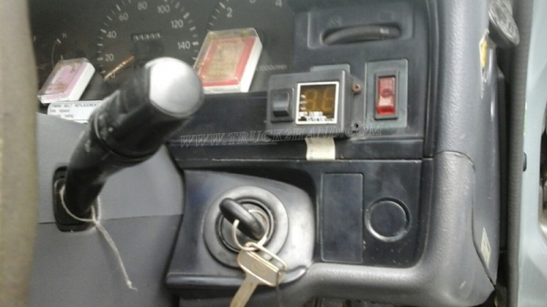 รถตู้รับส่งนักเรียน เครื่อง1Jz2500cc เกียร์ออโต้ ล้อแม้กขอบ15ยางพร้อมใช้ พวงมาลัยพาวเวอร์ แอร์หน้า-หลัง ช่วงล่างดี รถตู้รับส่งนักเรียน เครื่อง1Jz2500cc เกียร์ออโต้ ล้อแม้กขอบ15ยางพร้อมใช้ พวงมาลัยพาวเวอร์ แอร์หน้า-หลัง ช่วงล่างดี