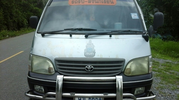 รถตู้รับส่งนักเรียน เครื่อง1Jz2500cc เกียร์ออโต้ ล้อแม้กขอบ15ยางพร้อมใช้ พวงมาลัยพาวเวอร์ แอร์หน้า-หลัง ช่วงล่างดี รถตู้รับส่งนักเรียน เครื่อง1Jz2500cc เกียร์ออโต้ ล้อแม้กขอบ15ยางพร้อมใช้ พวงมาลัยพาวเวอร์ แอร์หน้า-หลัง ช่วงล่างดี