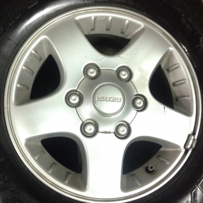 แม็ก ISUZU พร้อมยาง Bridgestone Dueler 225-70-15