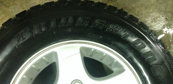 แม็ก ISUZU พร้อมยาง Bridgestone Dueler 225-70-15
