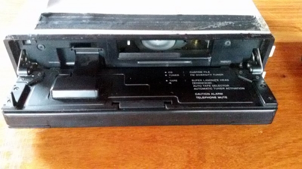 วิทยุติดรถยนต์ ตัวท๊อบในอดีต SONY U880 พร้อมรีโมท วิทยุติดรถยนต์ ตัวท๊อบในอดีต SONY U880 พร้อมรีโมท