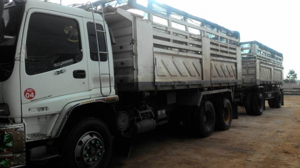 ขายดั้ม270 พ่วงแม่ลูก ดั้มสามมิตร ปี47 รถสวยสภาพดี ลูก3คาน เอกสารถูกต้อง เล่มทะเบียนพร้อมโอน ราคา1,590,000 สนใจโทร 090-8588220คุณนะ 093-3258446คุณบิว หรือเข้าดูสินค้าอื่นๆได้ที่ www.narong2truck.com หรือ www.truck.in.th/498 หรือเพจFacebook ณรงค์ ซื้อขายรถ