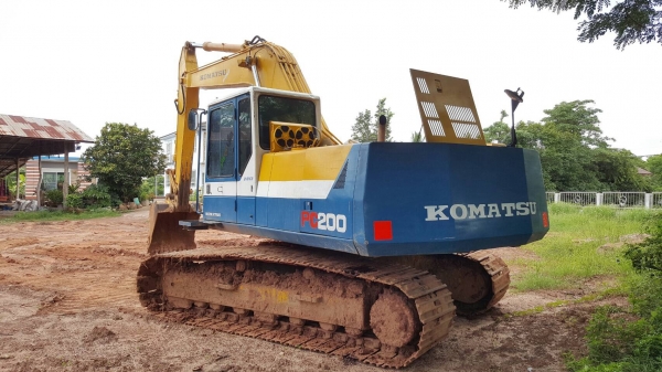 ขาย แบคโฮ KOMATSU PC200-5 เอกสารใบซื้อขาย เครื่องดีทำงานไม่โหลด เอวแน่น ช่วงล่างเต็ม ไฟฟ้าเต็ม แอร์เย็น เครื่องเสียงครบ