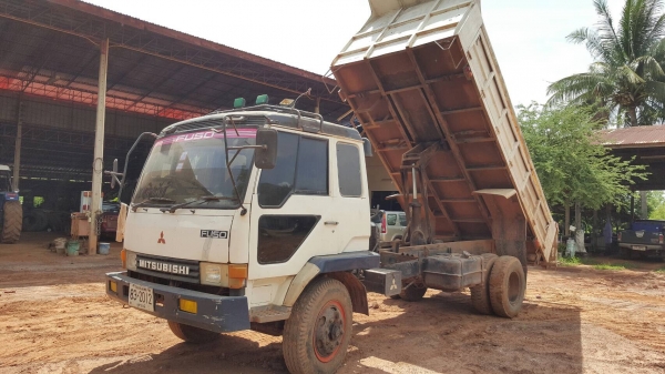 ขาย 6 ล้อดั้ม ยาง 900 FUSO ปี 46 EURO 1 กระบะดั้มยาว 4.80 เมตร เครื่อง 6D17 195 แรงม้า คัสซีสวยตลอดเส้น เบรคทิฟฟี่ พาวเวอร์ แอร์เย็น ทะเบียนพร้อมโอน