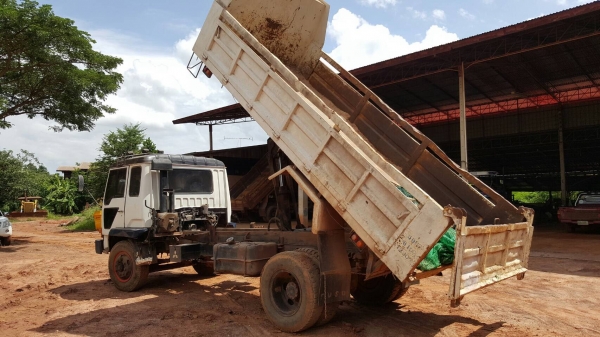 ขาย 6 ล้อดั้ม ยาง 900 FUSO ปี 46 EURO 1 กระบะดั้มยาว 4.80 เมตร เครื่อง 6D17 195 แรงม้า คัสซีสวยตลอดเส้น เบรคทิฟฟี่ พาวเวอร์ แอร์เย็น ทะเบียนพร้อมโอน