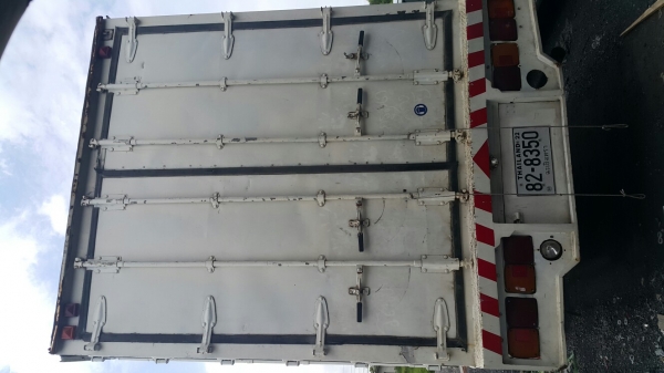 ขายตู้หกล้อเปิดได้ 10 บาน