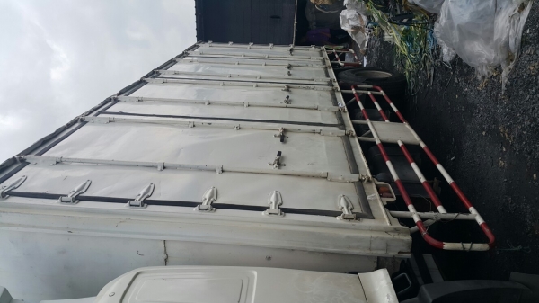 ขายตู้หกล้อเปิดได้ 10 บาน