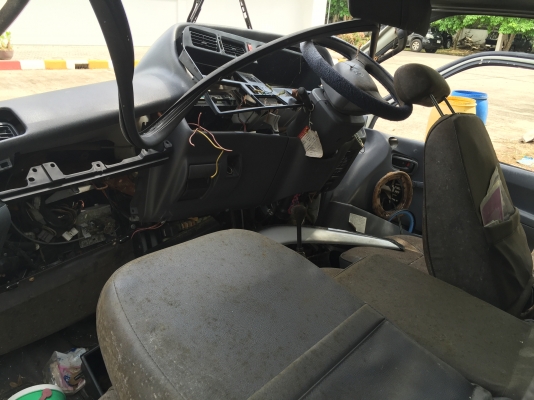 ขายรถตู้อุบัติเหตุ เฉี่ยวชน ขายรถตู้อุบัติเหตุ เฉี่ยวชน