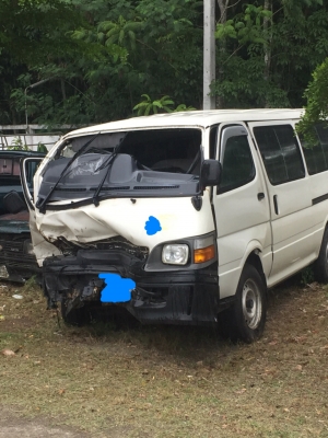 ขายรถตู้อุบัติเหตุ เฉี่ยวชน