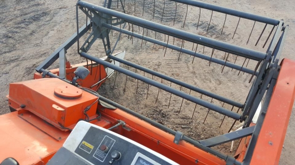 ขายรถเกี่ยวข้าวคูโบต้า DC60 พลัสทำงานพ้นห้าร้อย ชม.เครื่องแน่น สภาพเดิม เอกสารเล่มทะเบียนครบ ช่วงล่างดี ปั๊มแห้งสภาพทำงานได้เลย ขายรถเกี่ยวข้าวคูโบต้า DC60 พลัสทำงานพ้นห้าร้อย ชม.เครื่องแน่น สภาพเดิม เอกสารเล่มทะเบียนครบ ช่วงล่างดี ปั๊มแห้งสภาพทำงานได้เลย