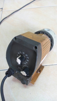 ปั๊มไว้เติมใส่คลอรีน หรือเติมสารเคมี