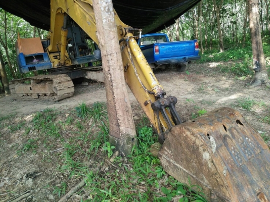 รถแบคโฮ KOMATSU  PC - 60 -5.     สนใจติดต่อ  081 - 6079515