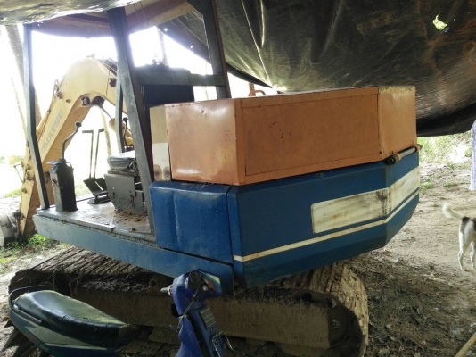 รถแบคโฮ KOMATSU  PC - 60 -5.     สนใจติดต่อ  081 - 6079515