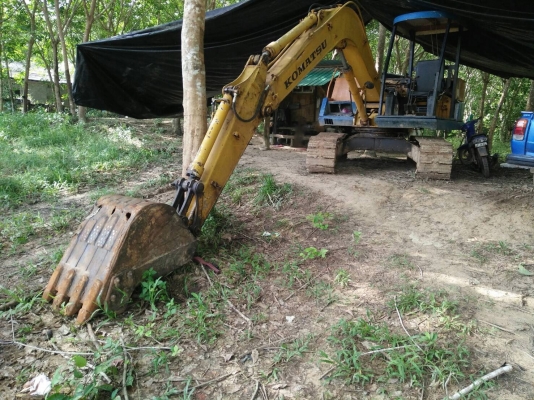 รถแบคโฮ KOMATSU  PC - 60 -5.     สนใจติดต่อ  081 - 6079515