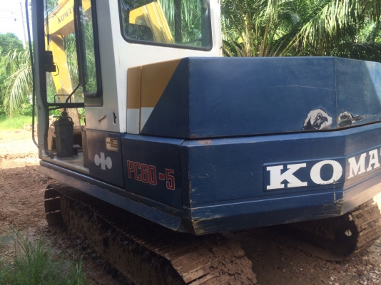 รถแบคโฮ KOMATSU  PC - 60 -5.     สนใจติดต่อ  081 - 6079515