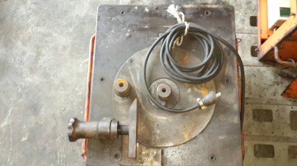 เครื่องดัดเหล็กยี่ห้อDiamondมี ราคา 58,000บาท ของญี่ปุ่นแท้ สภาพพร้อมใช้งาน