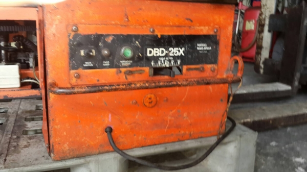 เครื่องดัดเหล็กยี่ห้อDiamondมี ราคา 58,000บาท ของญี่ปุ่นแท้ สภาพพร้อมใช้งาน