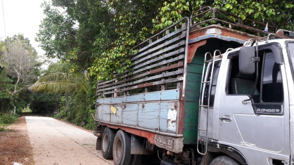 ขาย10ล้อฮีโน่ KT925.   เครี่อง EH700.  168. แรง เพาเวอร์ เบรคทรีฟฟี่ แอร์  ทะเบียนพร้อมโิน