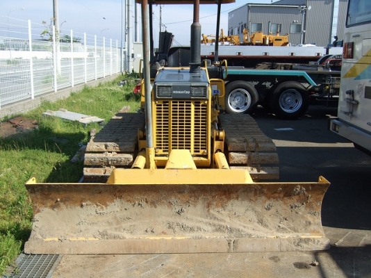 ขายรถดันดิน KOMATSU D20P 085-0221939 ปุ๋ย