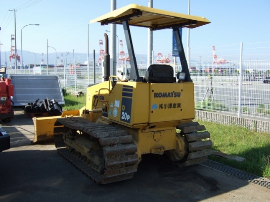 ขายรถดันดิน KOMATSU D20P 085-0221939 ปุ๋ย