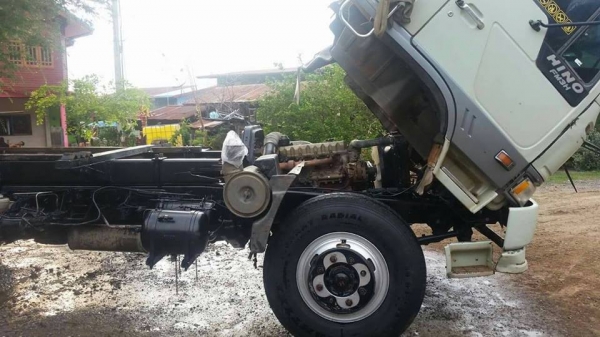 ขายรถดั้ม2เพลา 3Hสโลเดิม เครื่อง195แรง พาวเวอร์ จิฟฟี่ ภายในสวย แอร์เย็น รถบ้านใช้งานอยู่ เอกสารถูกต้อง เล่มทะเบียนพร้อมโอน ราคา850,000 สนใจโทร 090-8588220คุณนะ 093-3258446คุณบิว หรือเข้าดูสินค้าอื่นๆได้ที่ www.narong2truck.com หรือ www.truck.in.th/498 หร