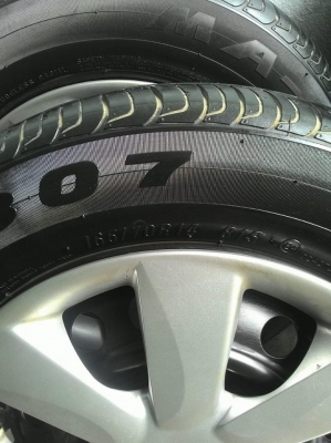 ขายล้อนิสสัน อัลเมร่า ขอบ14ยางปี13 ดอกเยอะใช้ได้อีกนาน ขายล้อนิสสัน อัลเมร่า ขอบ14ยางปี13 ดอกเยอะใช้ได้อีกนาน