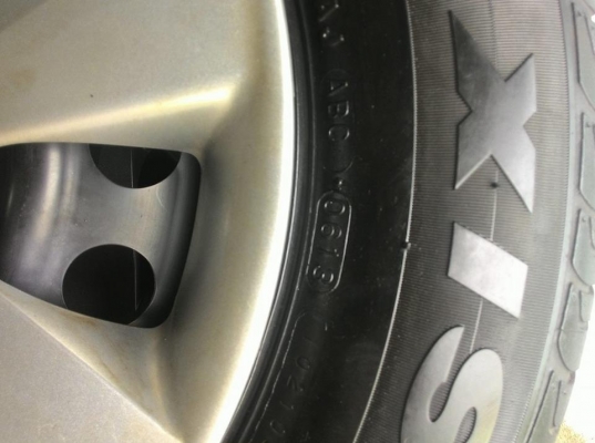 ขายล้อนิสสัน อัลเมร่า ขอบ14ยางปี13 ดอกเยอะใช้ได้อีกนาน ขายล้อนิสสัน อัลเมร่า ขอบ14ยางปี13 ดอกเยอะใช้ได้อีกนาน