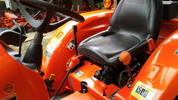 ขายรถไถ Kubota L3608(4WD) พร้อมชุดบุ้งกี๋ รถสวย เดิมๆ ใช้งาน100ชั่วโมง พร้อมใช้งาน