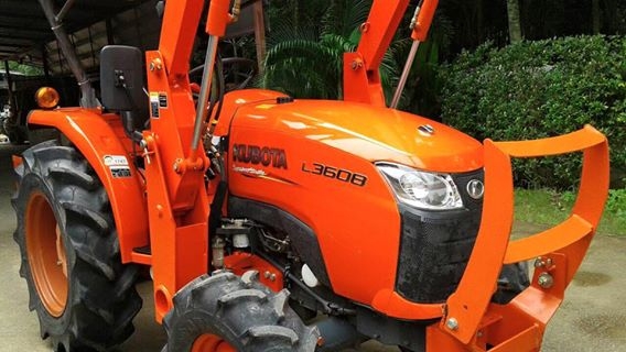 ขายรถไถ Kubota L3608(4WD) พร้อมชุดบุ้งกี๋ รถสวย เดิมๆ ใช้งาน100ชั่วโมง พร้อมใช้งาน