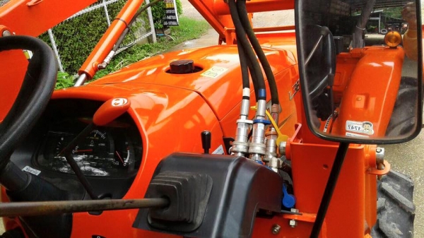 ขายรถไถ Kubota L3608(4WD) พร้อมชุดบุ้งกี๋ รถสวย เดิมๆ ใช้งาน100ชั่วโมง พร้อมใช้งาน