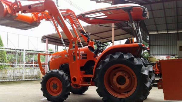 ขายรถไถ Kubota L3608(4WD) พร้อมชุดบุ้งกี๋ รถสวย เดิมๆ ใช้งาน100ชั่วโมง พร้อมใช้งาน