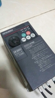 ขายinverter 0.4 kw ครึ่งแรงครับ ไฟ220v