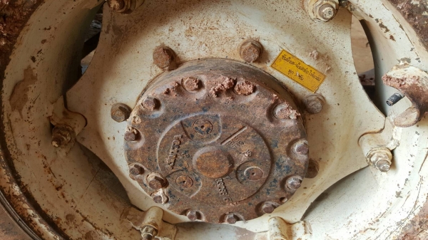 ขาย รถไถ EURO FT-90P ปี 56 ขับเคลื่อน 2 เพลา 4WD เอกสารใบอินวอยซ์ อุปกรณ์มีใบดันหน้า และผาน 7 ราคาคุยกันได้ครับ