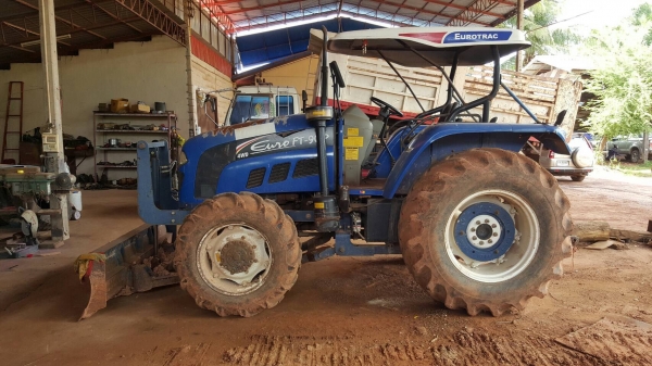 ขาย รถไถ EURO FT-90P ปี 56 ขับเคลื่อน 2 เพลา 4WD เอกสารใบอินวอยซ์ อุปกรณ์มีใบดันหน้า และผาน 7 ราคาคุยกันได้ครับ