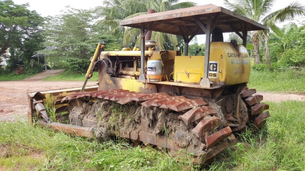 ขายแล้วครับ แพ็คคู่แทรคเตอร์ CAT D5 ตีนเป็ดทั้ง 2 คัน เอกสารใบซื้อขาย เครื่องสตาร์ทติด