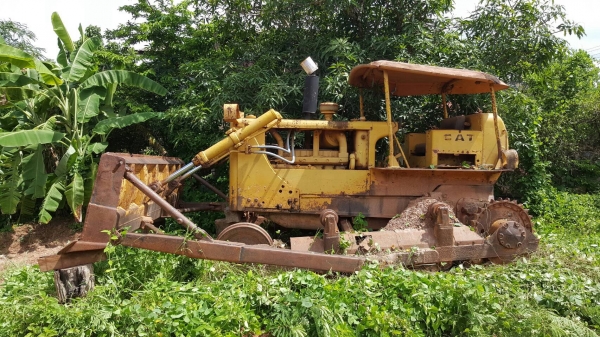 ขายแล้วครับ แพ็คคู่แทรคเตอร์ CAT D5 ตีนเป็ดทั้ง 2 คัน เอกสารใบซื้อขาย เครื่องสตาร์ทติด