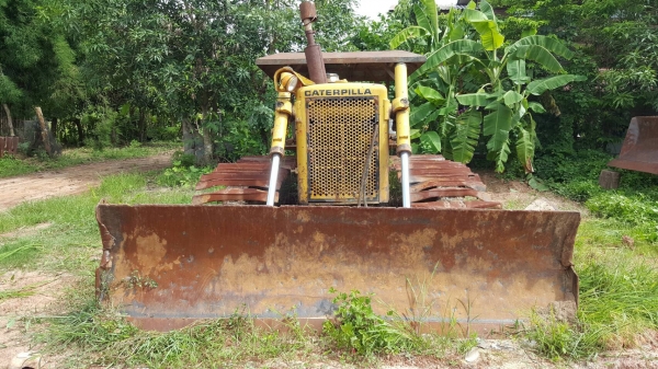 ขายแล้วครับ แพ็คคู่แทรคเตอร์ CAT D5 ตีนเป็ดทั้ง 2 คัน เอกสารใบซื้อขาย เครื่องสตาร์ทติด